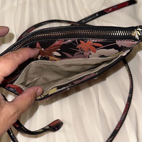 GUESS Small Black Floral Hummingbird Print Leather Crossbody Bag Purse - Picture 5 of 16
